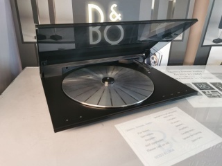 BEOGRAM 3500 TURNTABLE WITH NO PRE-AMP